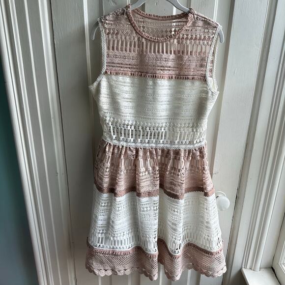 Alexis Embroidered Lace Melania Dress in White & Beige NWT - Picture 2 of 9
